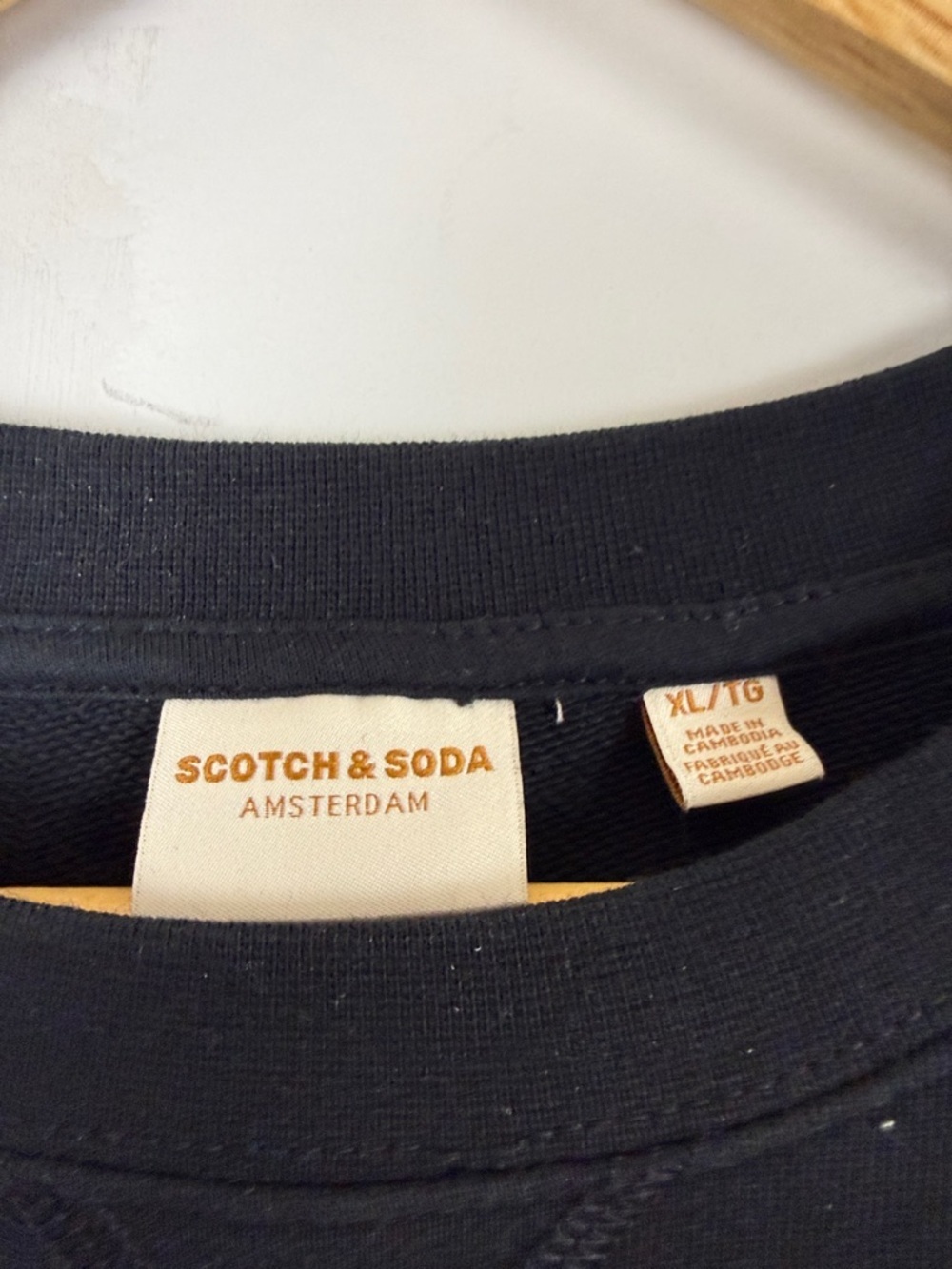 Scotch & Soda Black Crewneck New York Sweatshirt - Picture 2 of 6